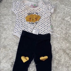 Baby girl outfit sz 0-3mths